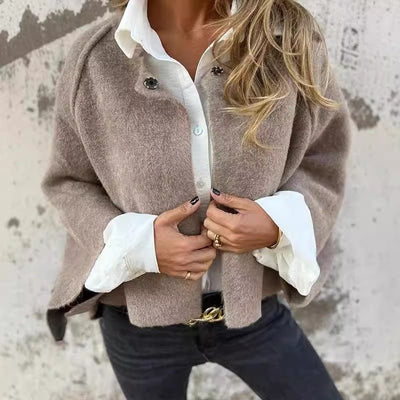 Amber™ | Cape met chique uitlopende mouwen